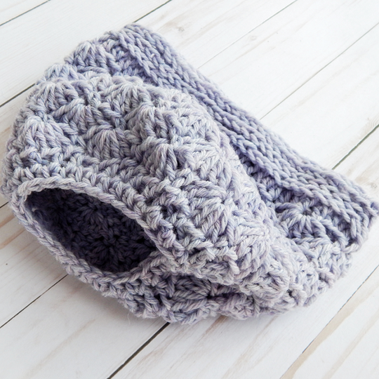Seashore Messy Bun Hat 2-in-1 Crochet Pattern