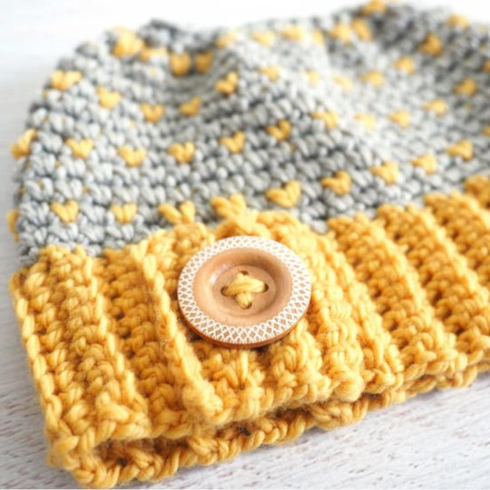 Retro Messy Bun Hat Crochet Pattern